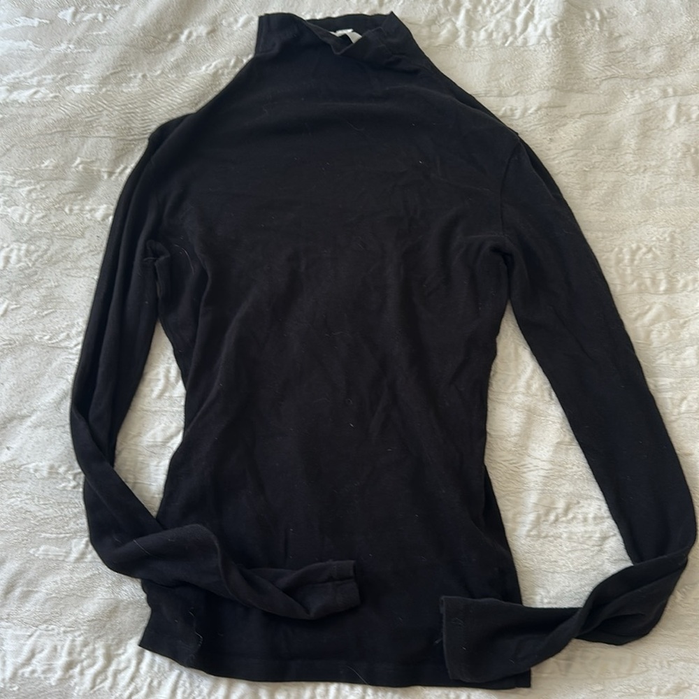 Vince Black TurtleNeck Black Longsleeve - Picture 3 of 5
